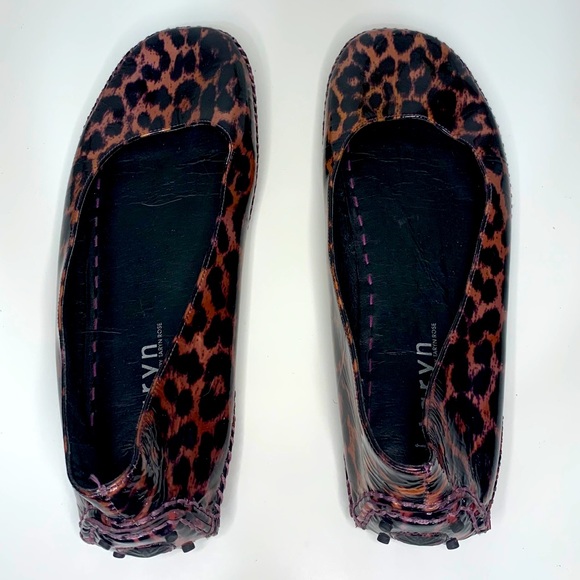 TARYN ROSE Animal Print Flats - Picture 2 of 5